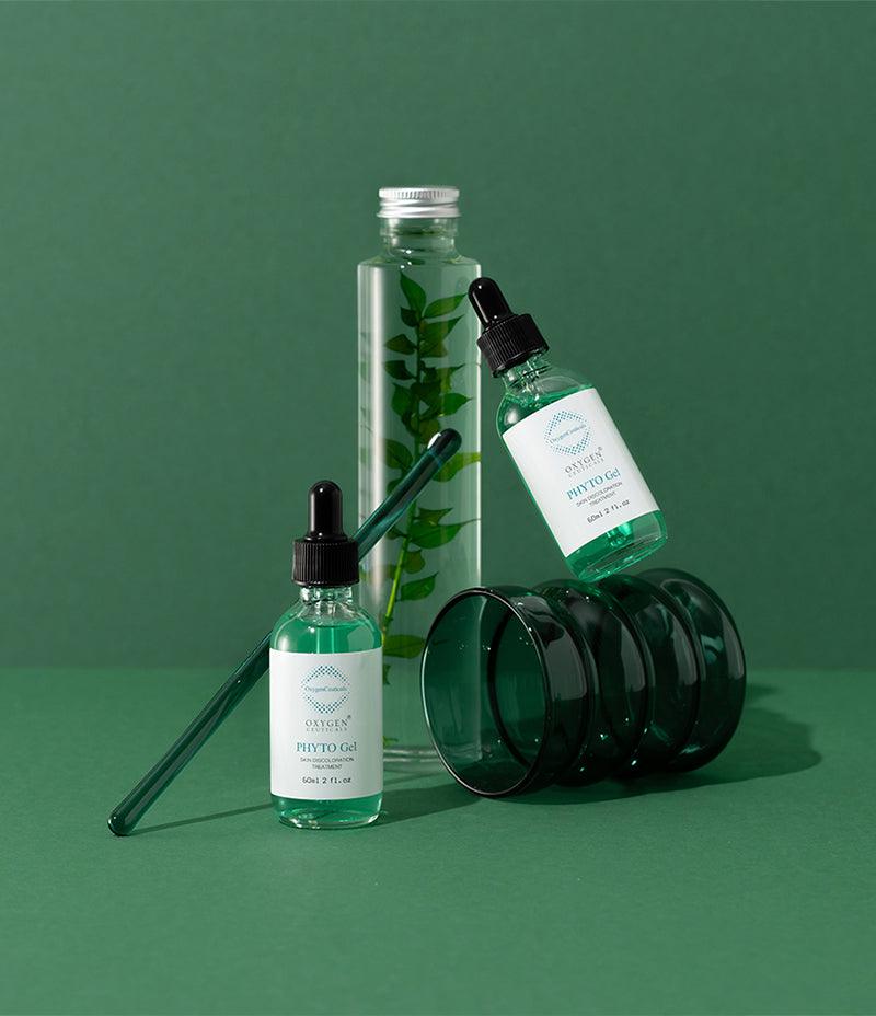  Concentrated Phyto Gel in glass bottle with green background.