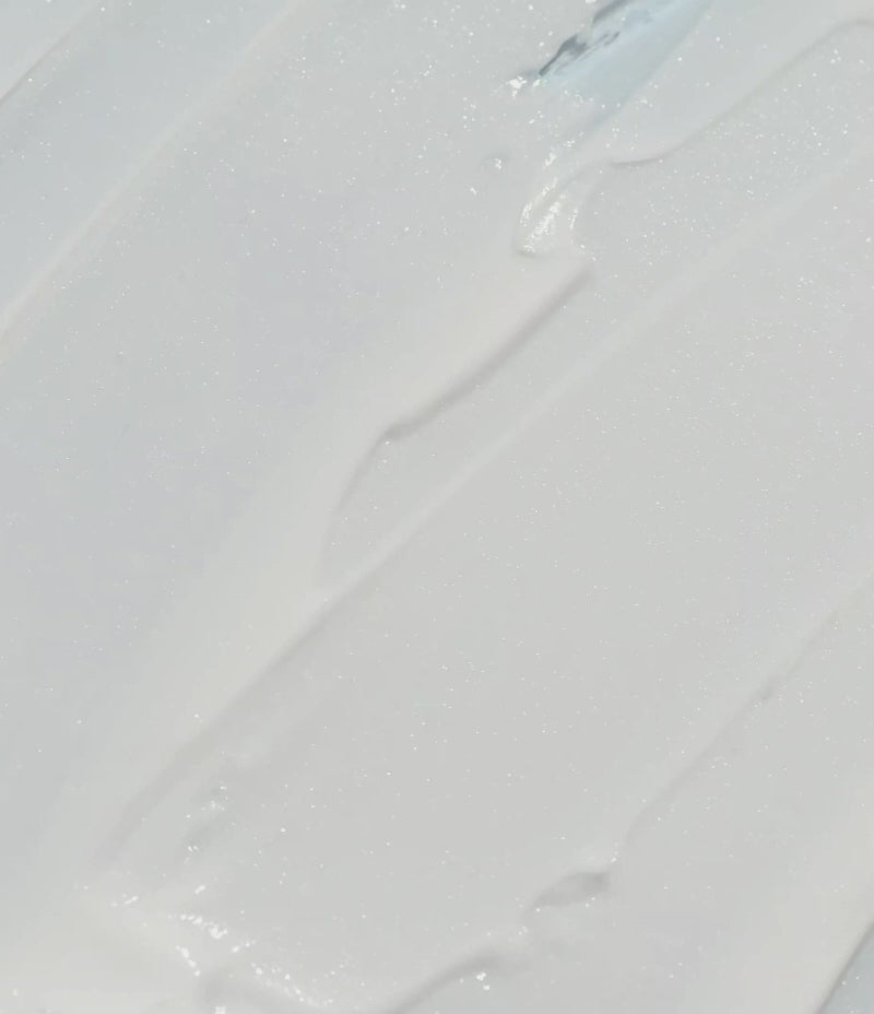 Closeup video of the smooth, cooling texture of the Couperose Cream.