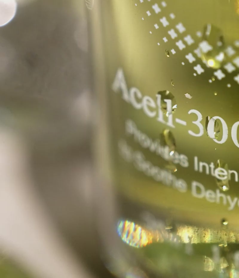 Brief video showcasing the intensive moisturizing combination of the Acell Moisture Kit.
